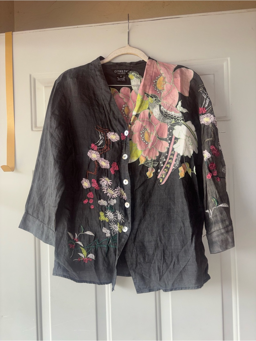 Citron Santa Monica gray floral embroidered top size M
